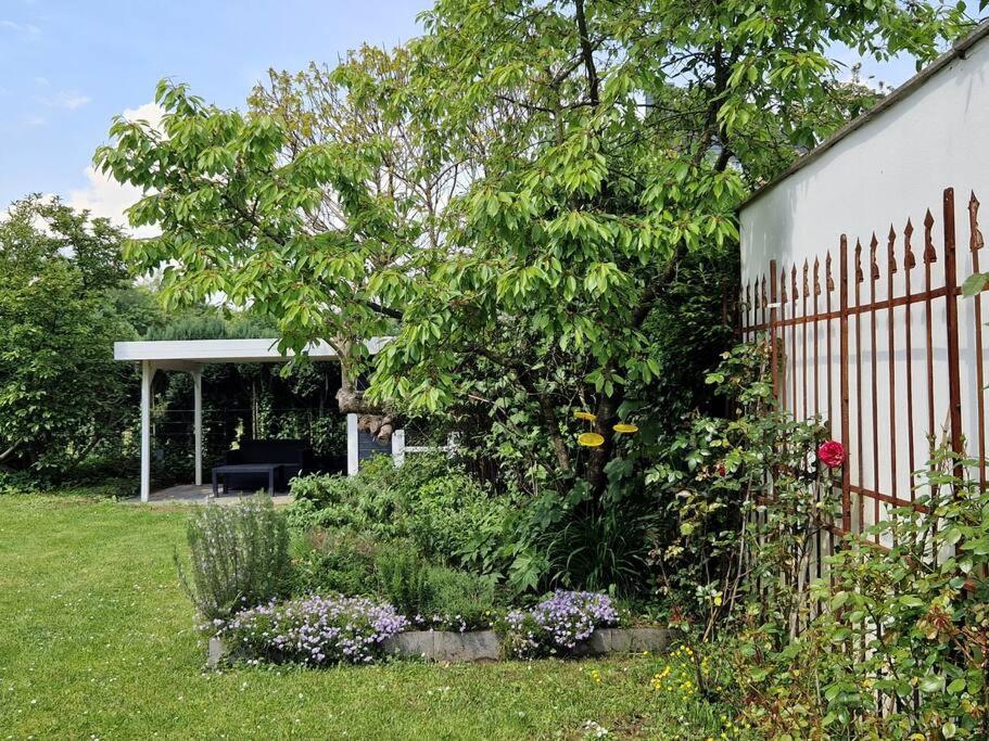 Historische Villa Mit Garten, Luxus Meerbusch Kültér fotó